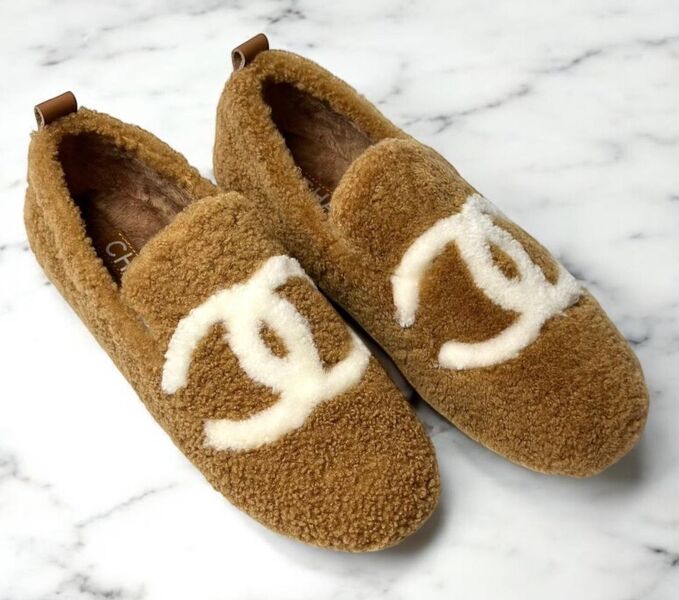 Лоферы Chanel женский натуральный мех бежевый 164324