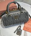 Сумка Miu Miu Arcadie женский кожа swift темно-серый 188303