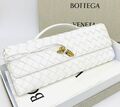 Клатч Bottega Veneta женский кожа белый 136350-1