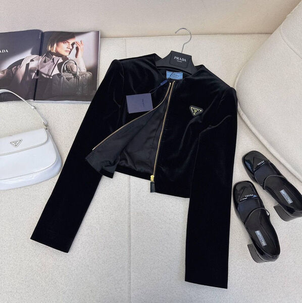 Костюм Prada женский черный 139773-3