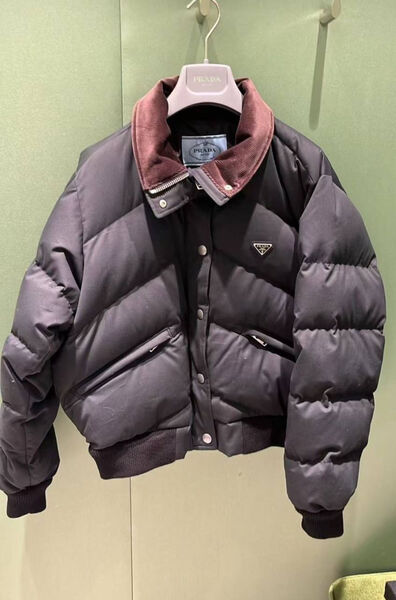 Пуховик куртка Prada женский черный 200273-3