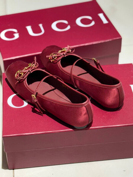 Балетки Gucci женский замша красный 174271