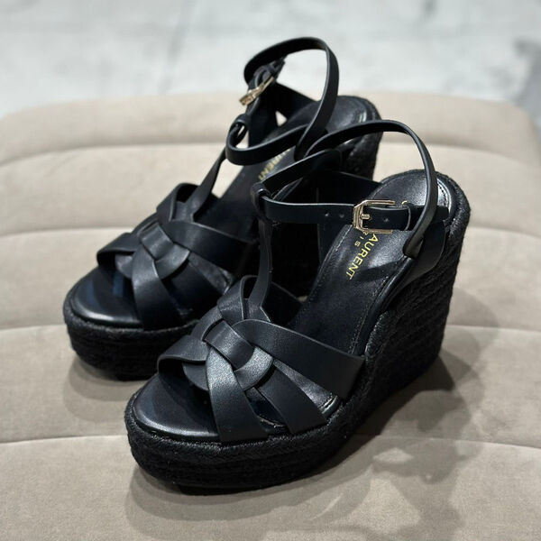 Босоножки Saint Laurent женский кожа черный 122195-2