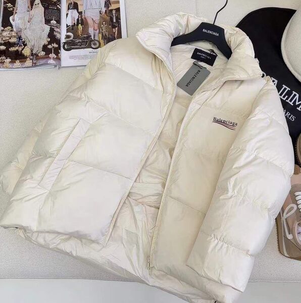 Пуховик Balenciaga женский белый 124558