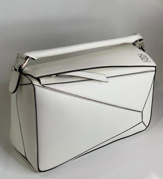 Сумка Loewe женский кожа белый 75998