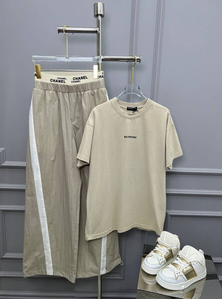 Футболка Balenciaga женский бежевый 144548-3