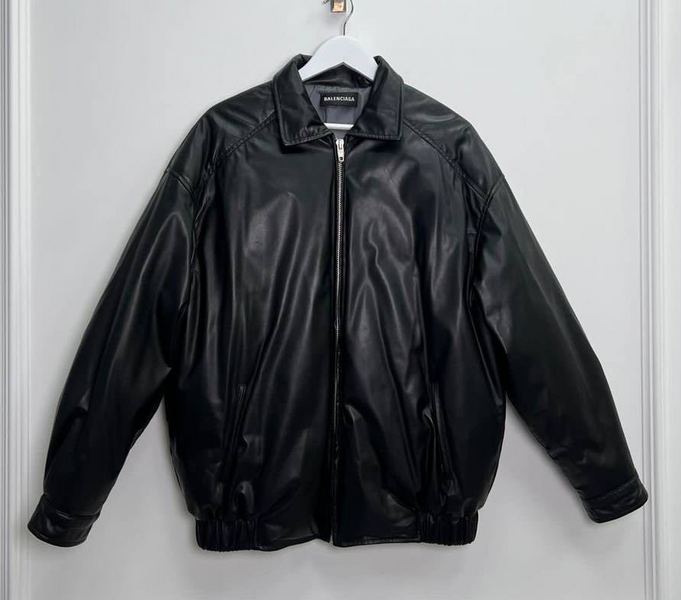 Куртка Balenciaga женский кожа черный 37500