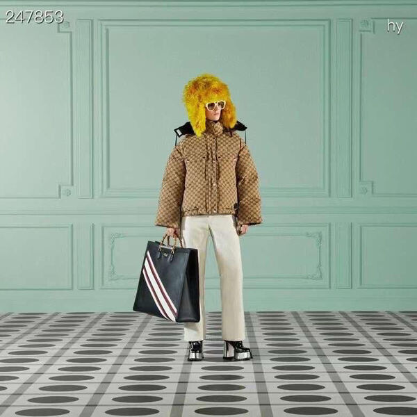 Пуховик Gucci женский бежевый 123829-2