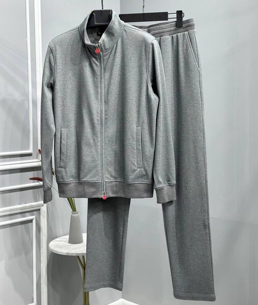 Мужской костюм Kiton мужской графитовый 145622