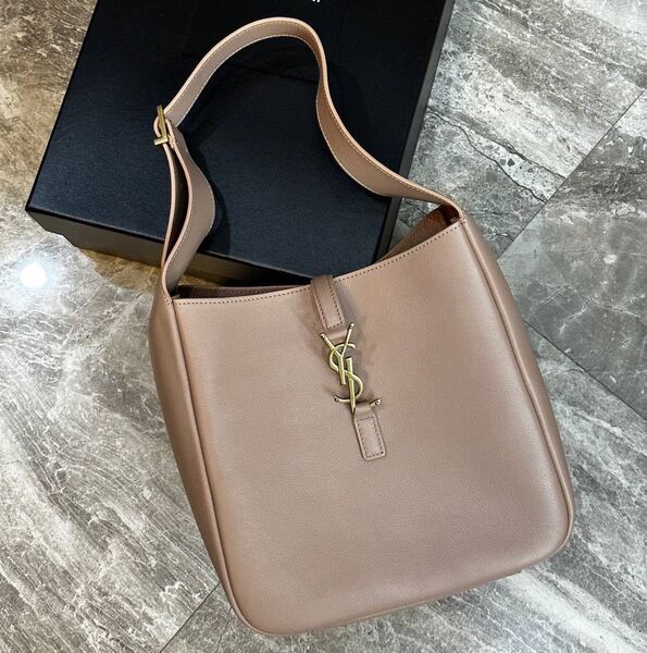 Сумка Saint Laurent женский кожа розовый 110451