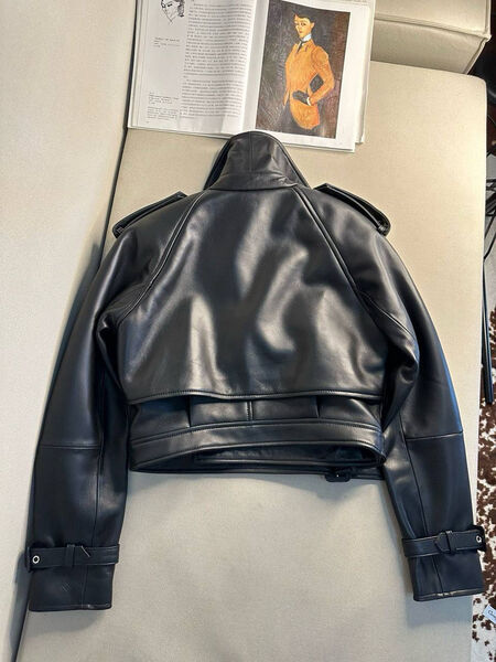 Куртка Saint Laurent женский кожа черный 159547-8
