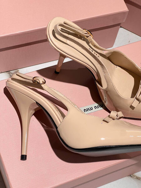 Туфли Miu Miu женский кожа бежевый 146877-2