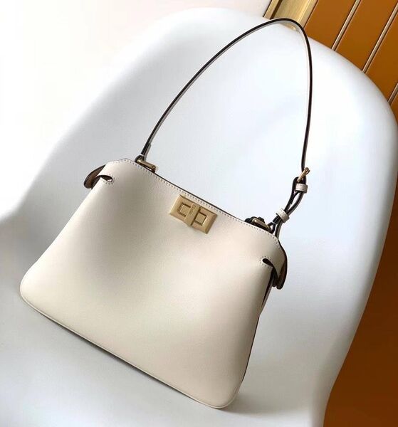 Сумка Fendi женский кожа бежевый 194565