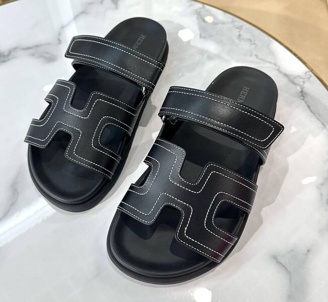 Шлепки Hermès женский кожа черный 183417