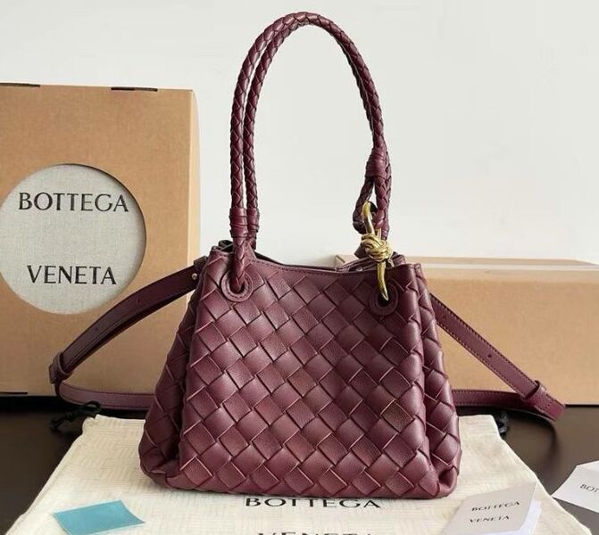 Сумка Bottega Veneta женский кожа бордовый 156321