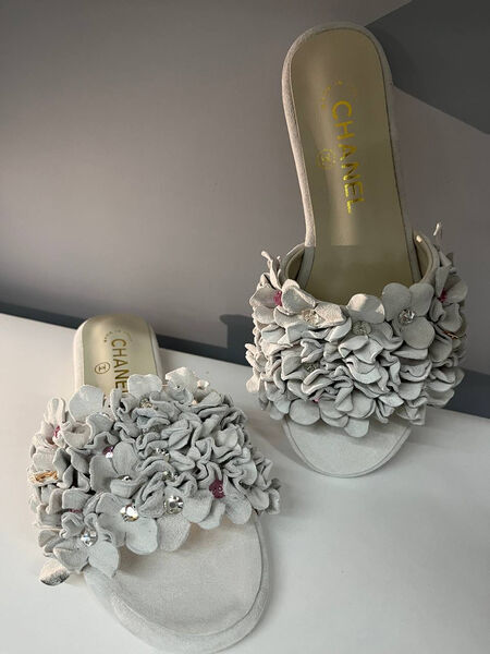 Шлепки Chanel женский кожа графитовый 183000-4