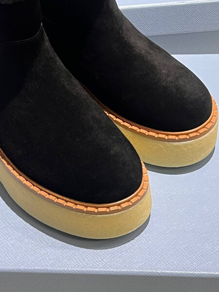 Сапоги Prada женский замша черный 168512-3