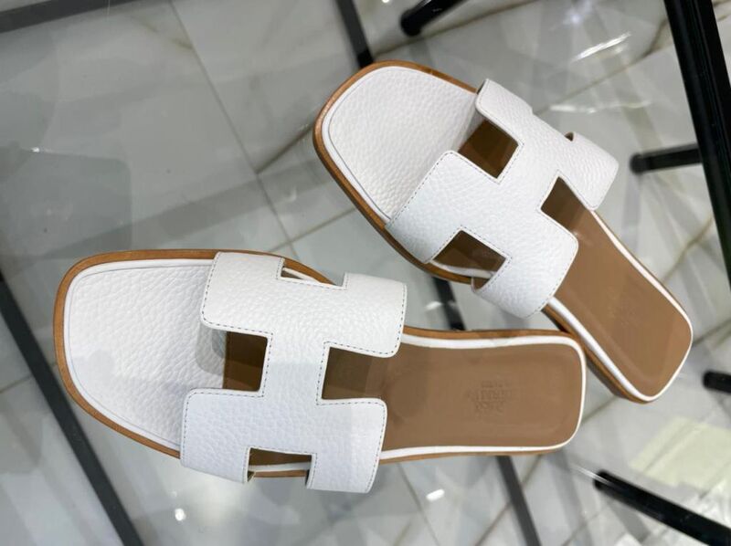 Шлепки Hermès женский кожа белый 89371