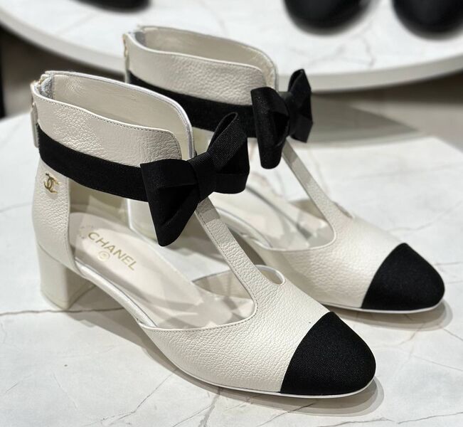 Туфли Chanel женский кожа белый 139656