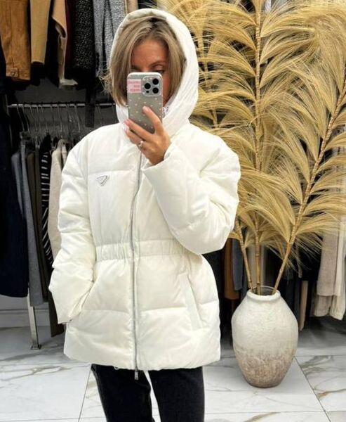 Пуховик Prada женский белый 166881