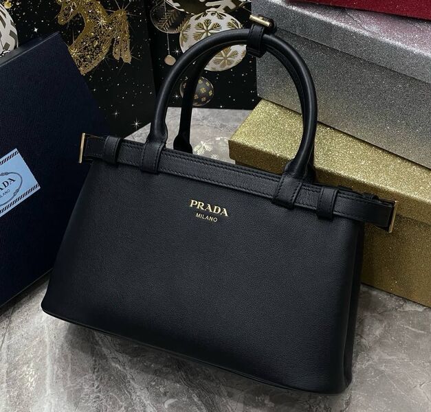 Сумка Prada женский кожа черный 135849