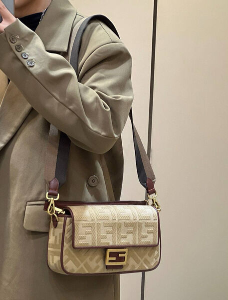 Сумка Fendi Baguette женский текстиль бежевый 142097-4