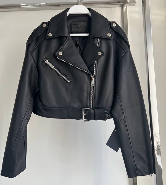 Куртка Prada женский кожа черный 141631
