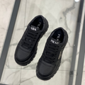 Кроссовки Prada женский кожа черный 36256-2