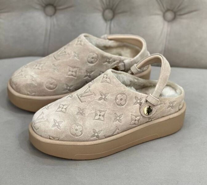 Сабо Louis Vuitton женский замша бежевый 132888