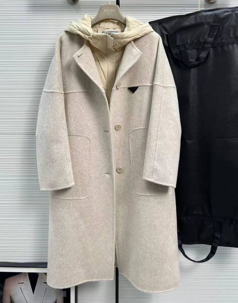 Пальто Prada женский белый 129685