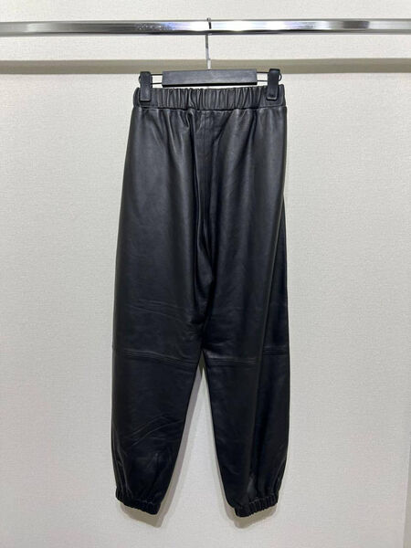Брюки Prada женский кожа черный 133277