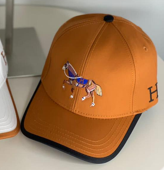 Кепка Hermès женский бежевый 25970