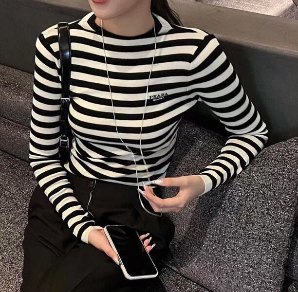 Лонгслив Prada женский черный 125489