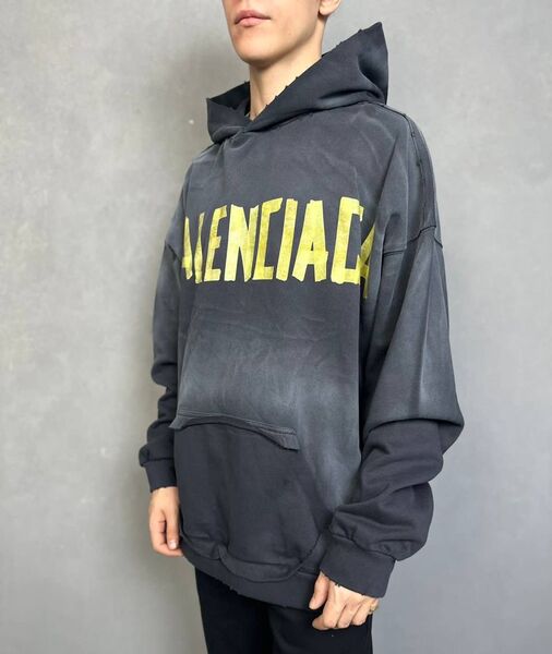 Мужское худи Balenciaga мужской графитовый 132172