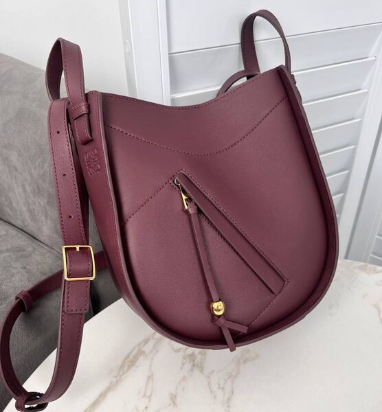 Сумка Loewe женский кожа бордовый 174282
