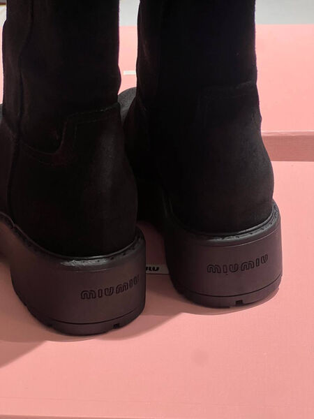 Сапоги Miu Miu женский замша черный 163326-4
