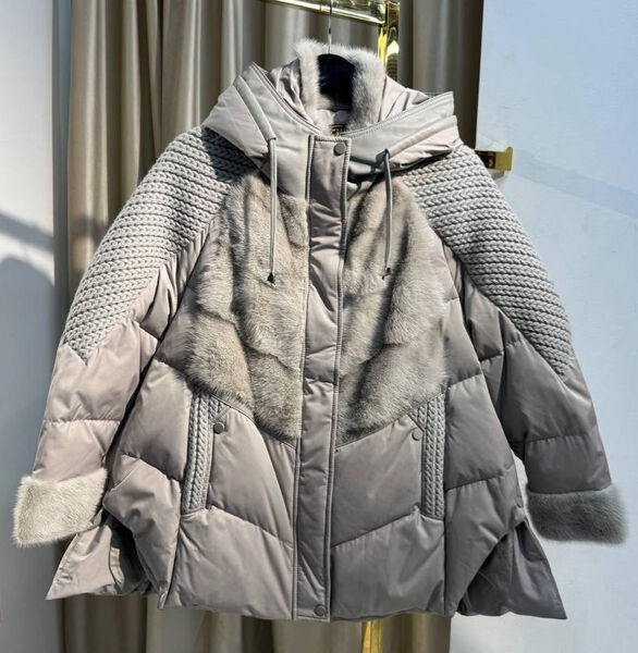 Пуховик Brunello Cucinelli женский графитовый 202133