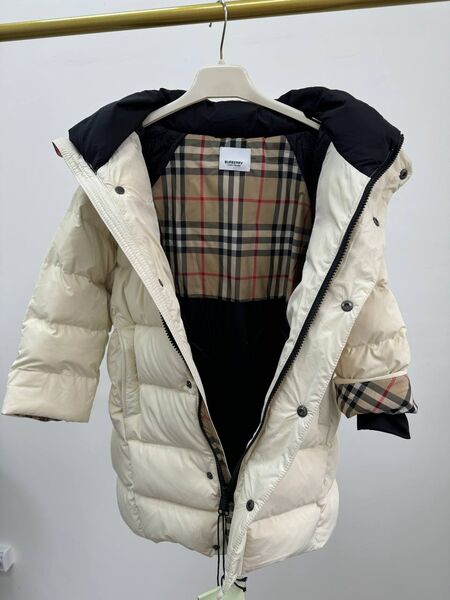 Детский пуховик Burberry белый 177423-3
