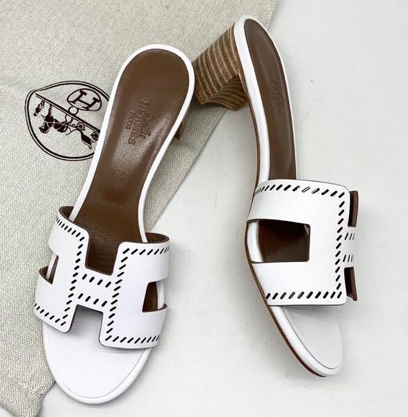 Сандалии Hermès женский кожа белый 66538
