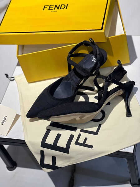 Туфли Fendi женский текстиль черный 105125-3