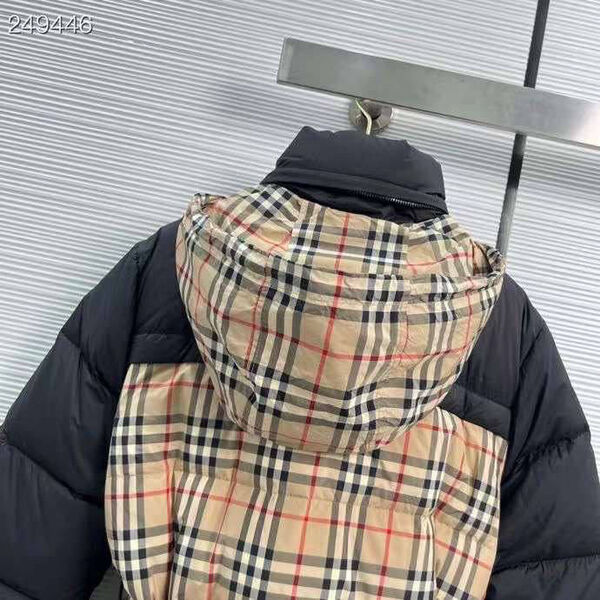 Пуховик двухсторонний Burberry женский черный 126483-7