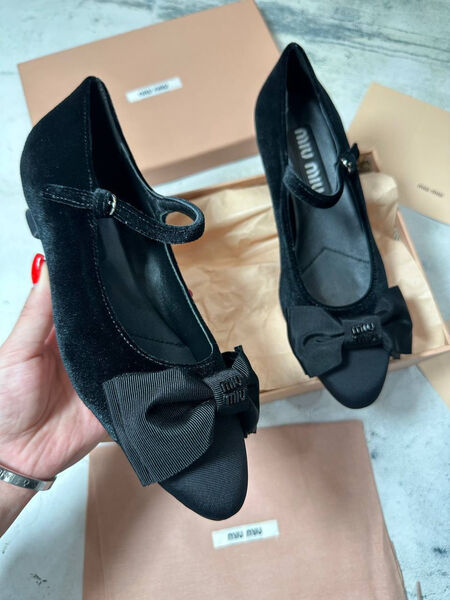 Балетки Miu Miu женский велюр черный 183450-5