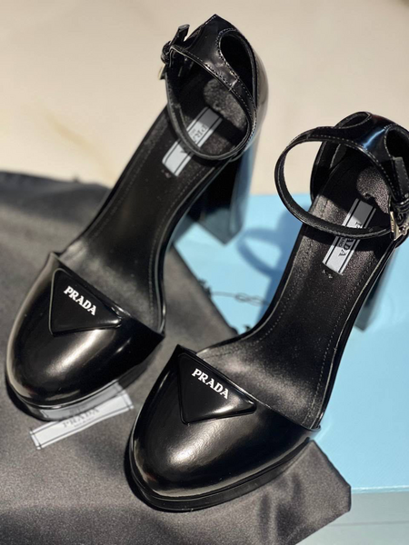 Туфли Prada женский кожа черный 80981-5