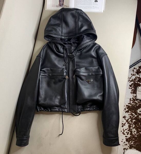 Куртка Prada женский кожа черный 101726