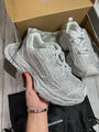 Кроссовки Balenciaga женский графитовый 137470-3