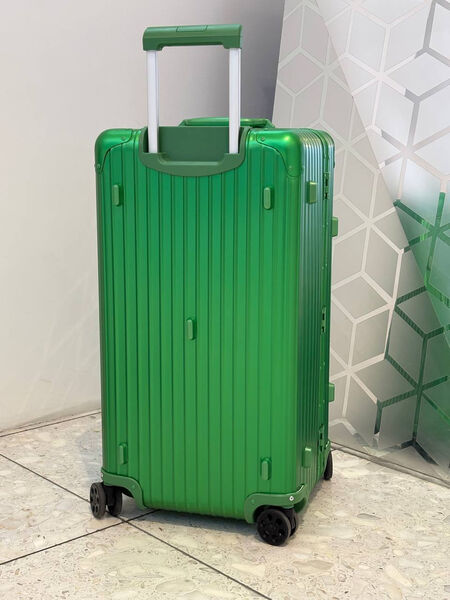 Чемодан Rimowa женский пластик болотный 196081-4