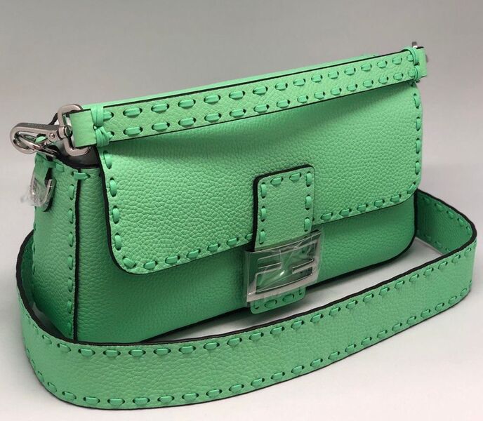 Сумка Fendi Bacuette женский кожа болотный 117728