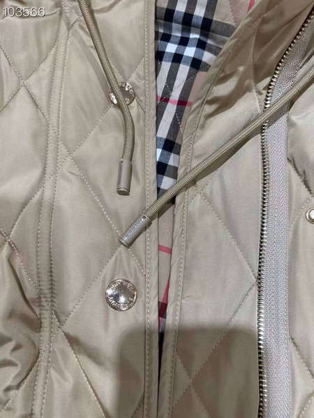 Пуховик Burberry женский бежевый 62444-7