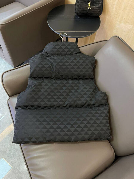 Жилет Prada женский черный 127414-2
