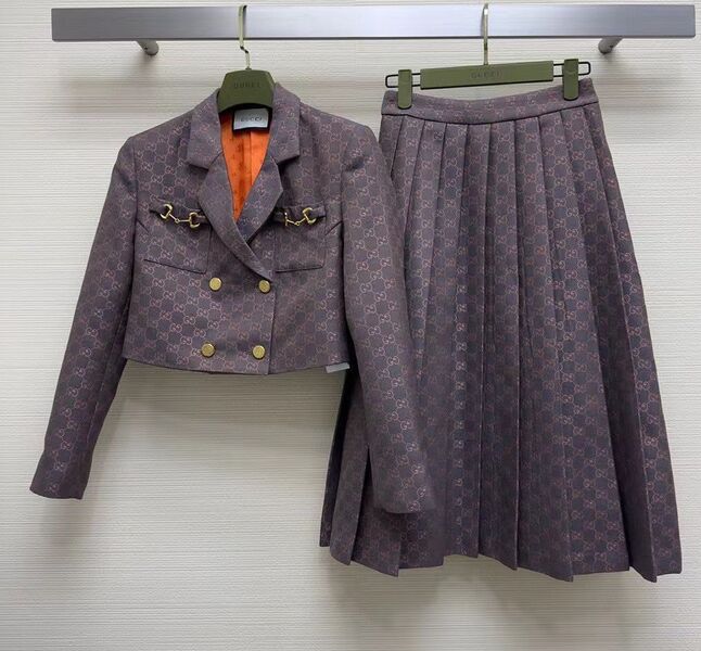 Костюм Gucci женский фиолетовый 125215